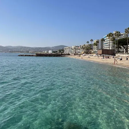 Spacieux F2 Climatisé Proche De La Antibes