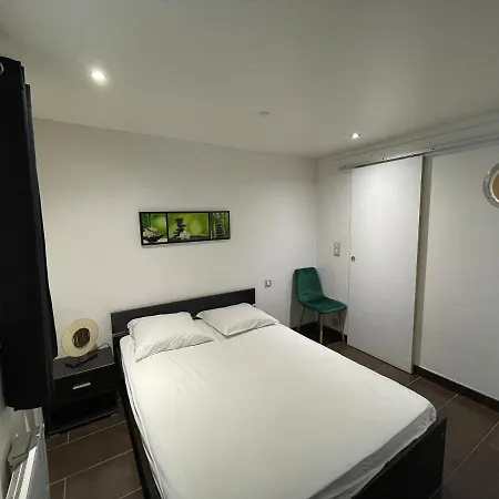 Spacieux F2 Climatisé Proche De La Appartement