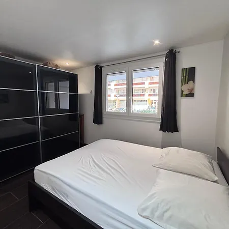 Spacieux F2 Climatise Proche De La Apartment *