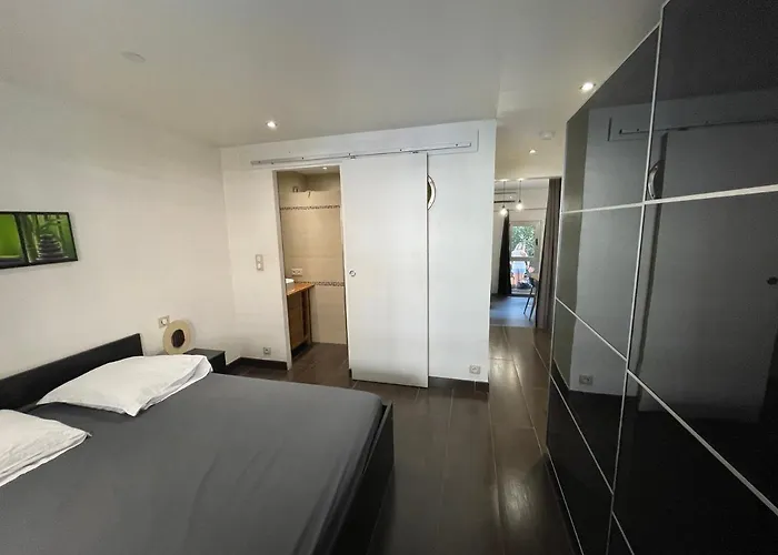 Διαμέρισμα Spacieux F2 Climatise Proche De La *