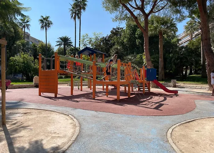 Spacieux F2 Climatise Proche De La Διαμέρισμα Αντίμπ